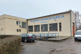 U kanalizaciji pronalaze gume, daske, posteljinu
