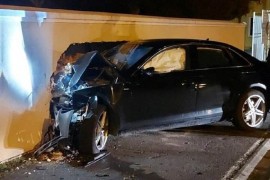 Pijan audijem udario u zid (FOTO)