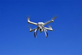 Dron sa telefonima nadlijetao iznad zatvora u Spužu