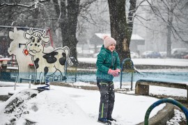 Zimske radosti u Banjaluci: Mališani uživali u prvom ovogodišnjem ...
