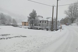 Put ka gatačkim selima i dalje blokiran