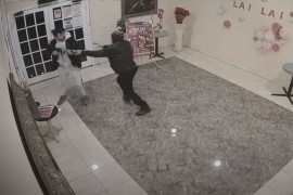 Pogledajte kako mladić razoružava ubicu 11 ljudi u Kaliforniji (VIDEO)