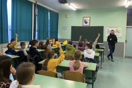 Samo u prvom polugodištu ostalo prazno 209 đačkih klupa