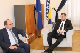 Šmit: BiH treba da ide "korak po korak" na svom evropskom putu