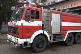 Vatrogasci gase požare pomoću vozila starih 50 godina