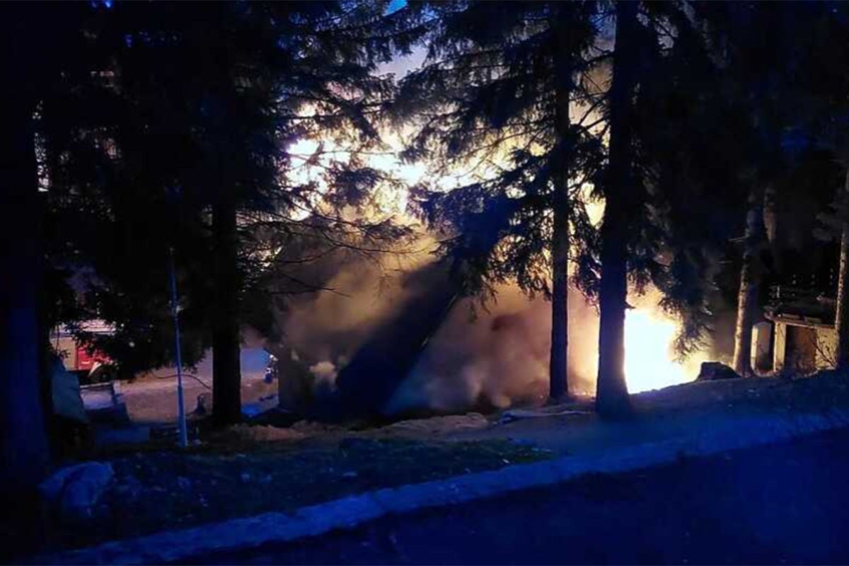 Gorjela vikendica na Vlašiću, evakuisano devet osoba