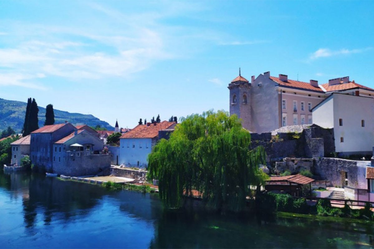 Prve noći u novoj godini pola Trebinja bez struje