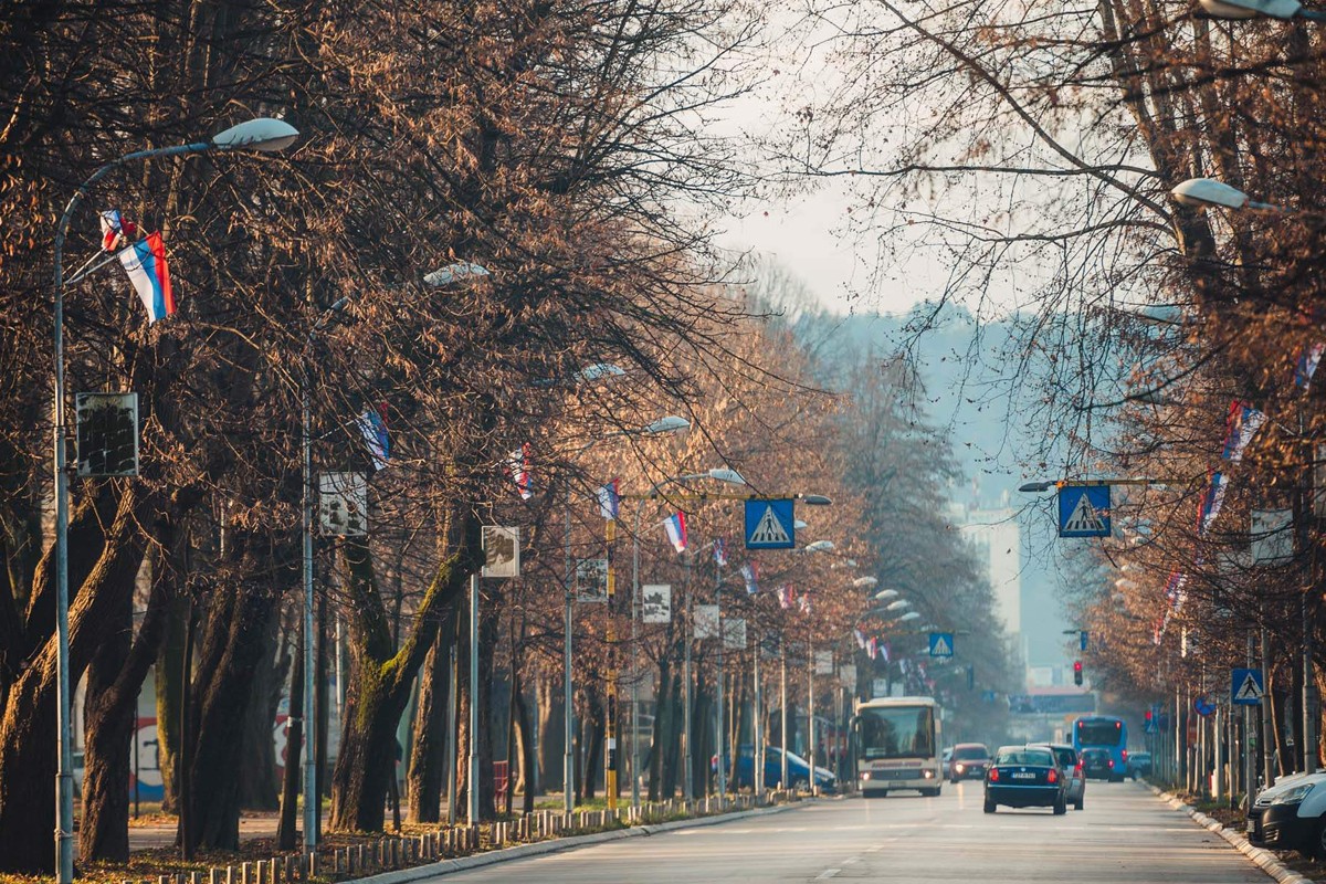 Banjalukom se vijori hiljadu zastava povodom Dana Republike Srpske