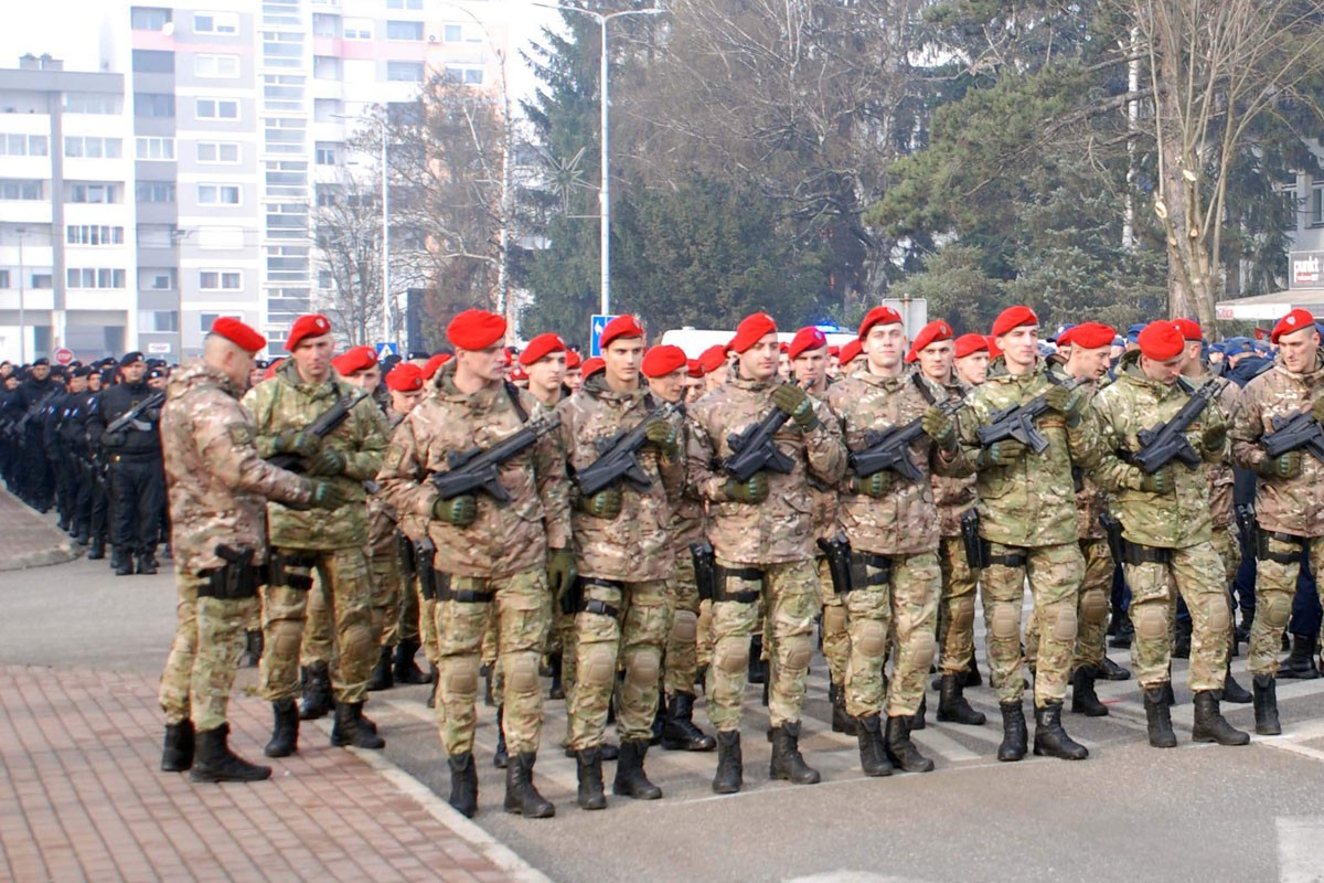 Uspješna proba svečanog defilea MUP-a Srpske (FOTO)