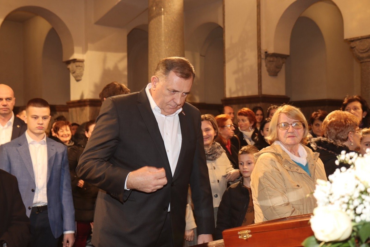 Dodik: Badnje veče da donese ljubav, sreću i mir