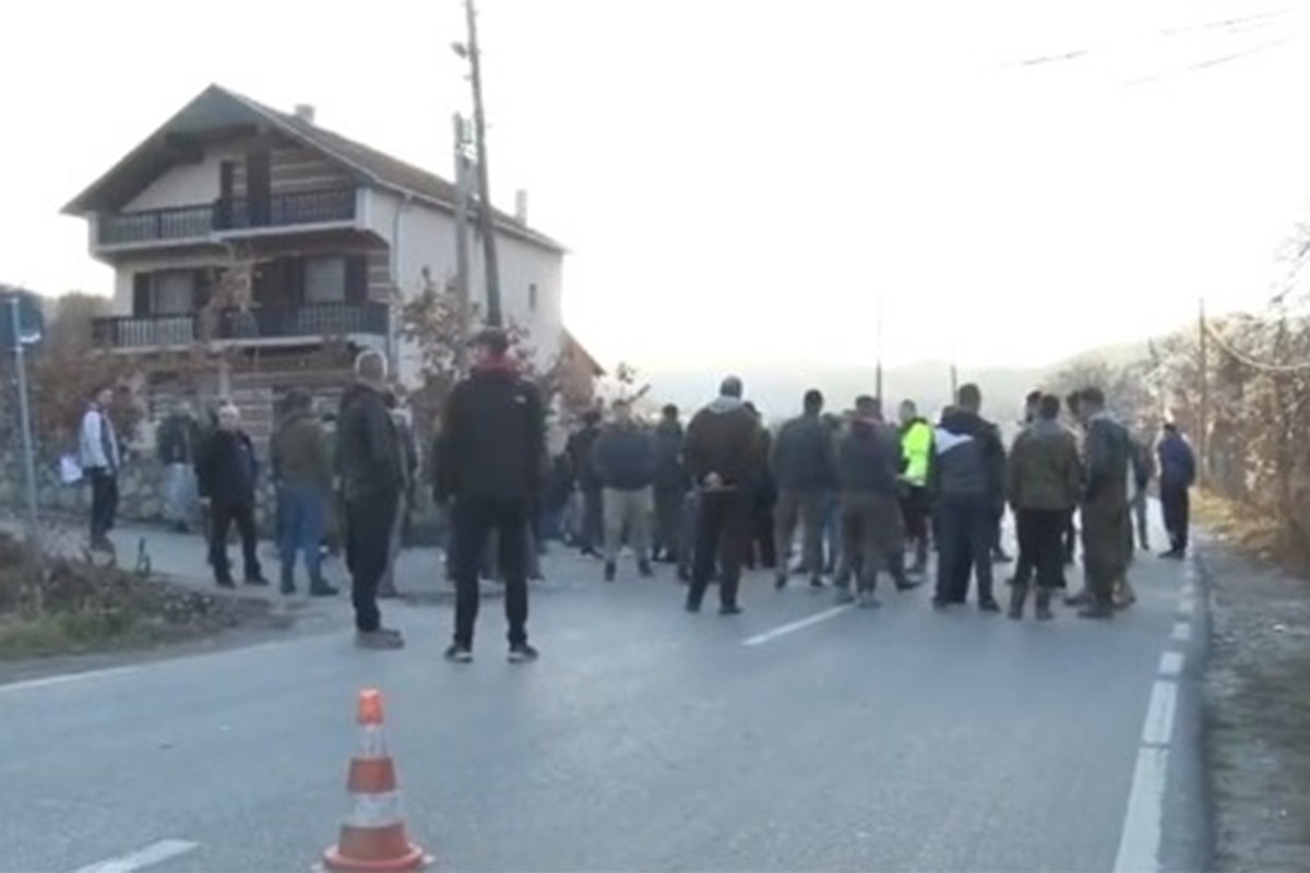 Protest u Štrpcu zbog napada na srpske dječake