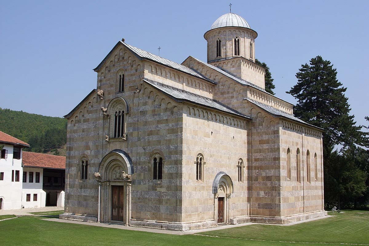 Vladika Teodosije služi u Visokim Dečanima, doček pravoslavne nove godine u Gračanici