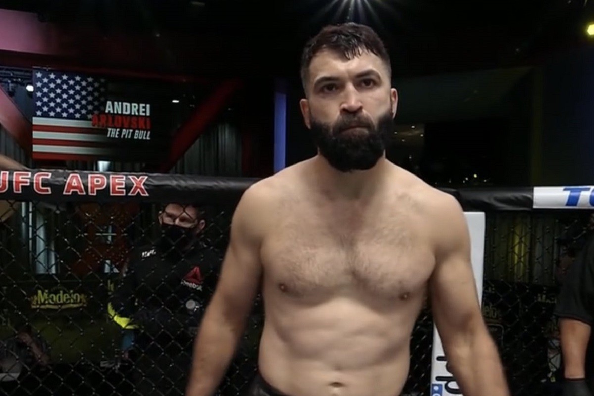 Bivši UFC prvak odbranio djevojku od četvorice Albanaca