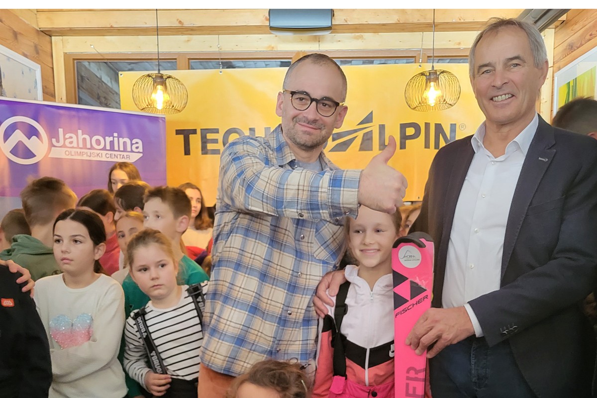 Djeci na Jahorini podijeljeno 100 pari skija
