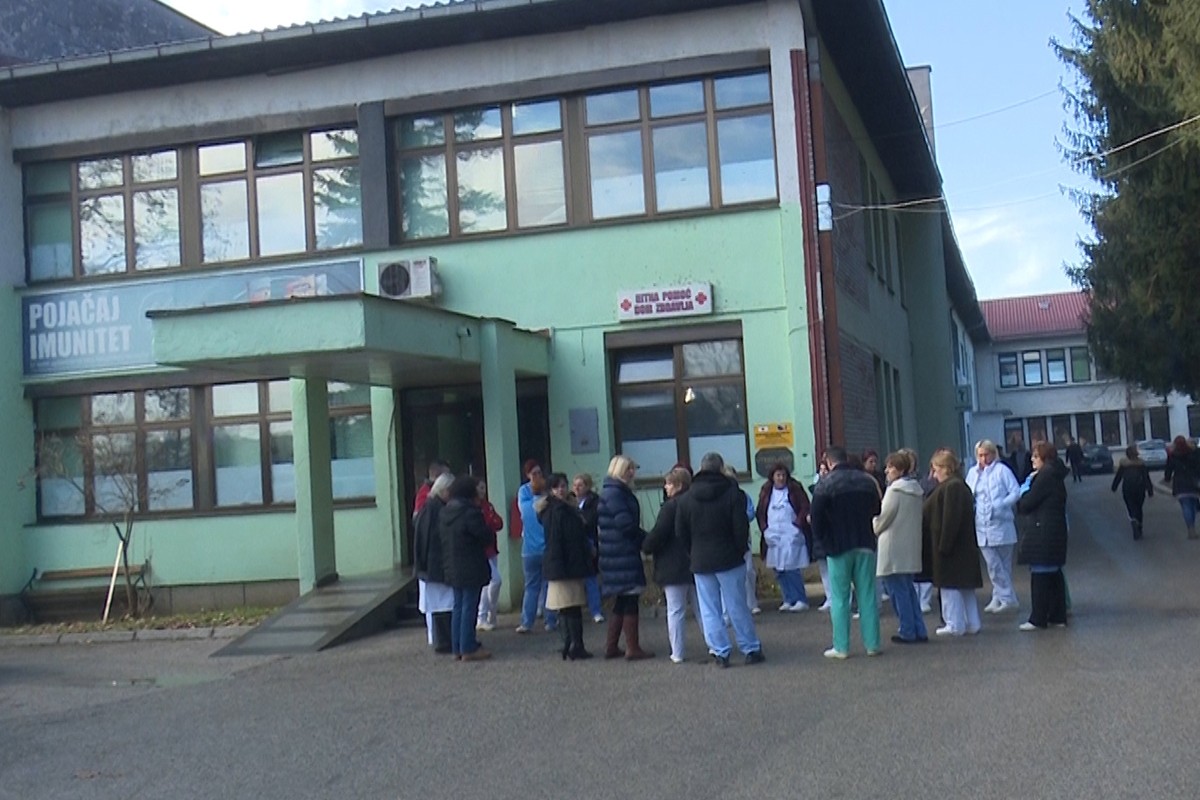 Zdravstveni sistem u Sanskom Mostu u problemu, odlaze i osiguranici i medicinari