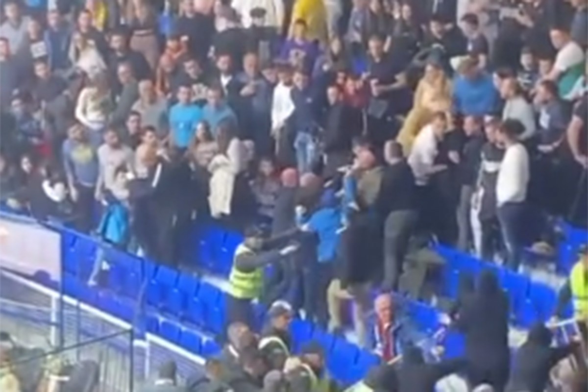 Tuča na tribinama u "Morači" (VIDEO)