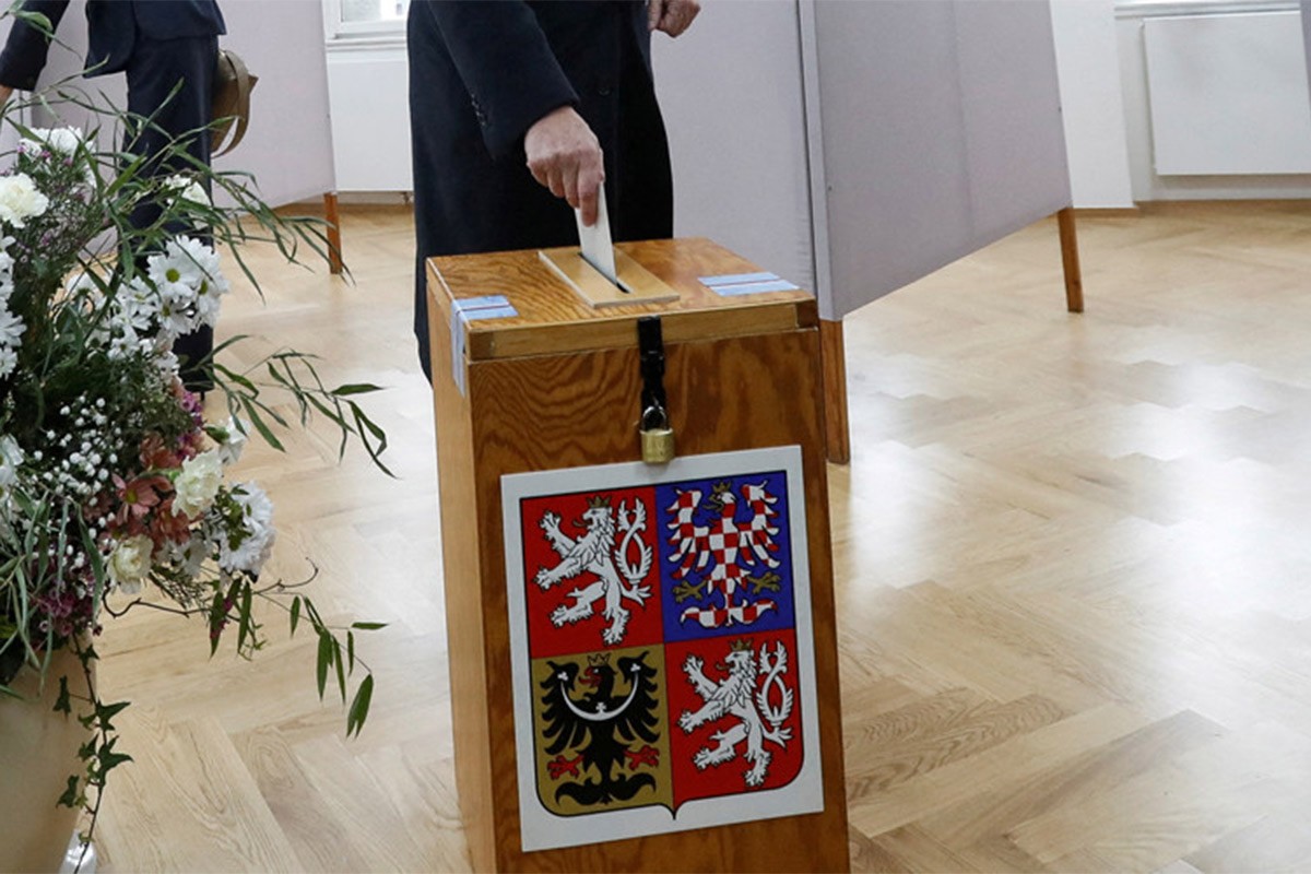 Češka bira predsjednika: Borba milijardera Babiša i generala Pavela