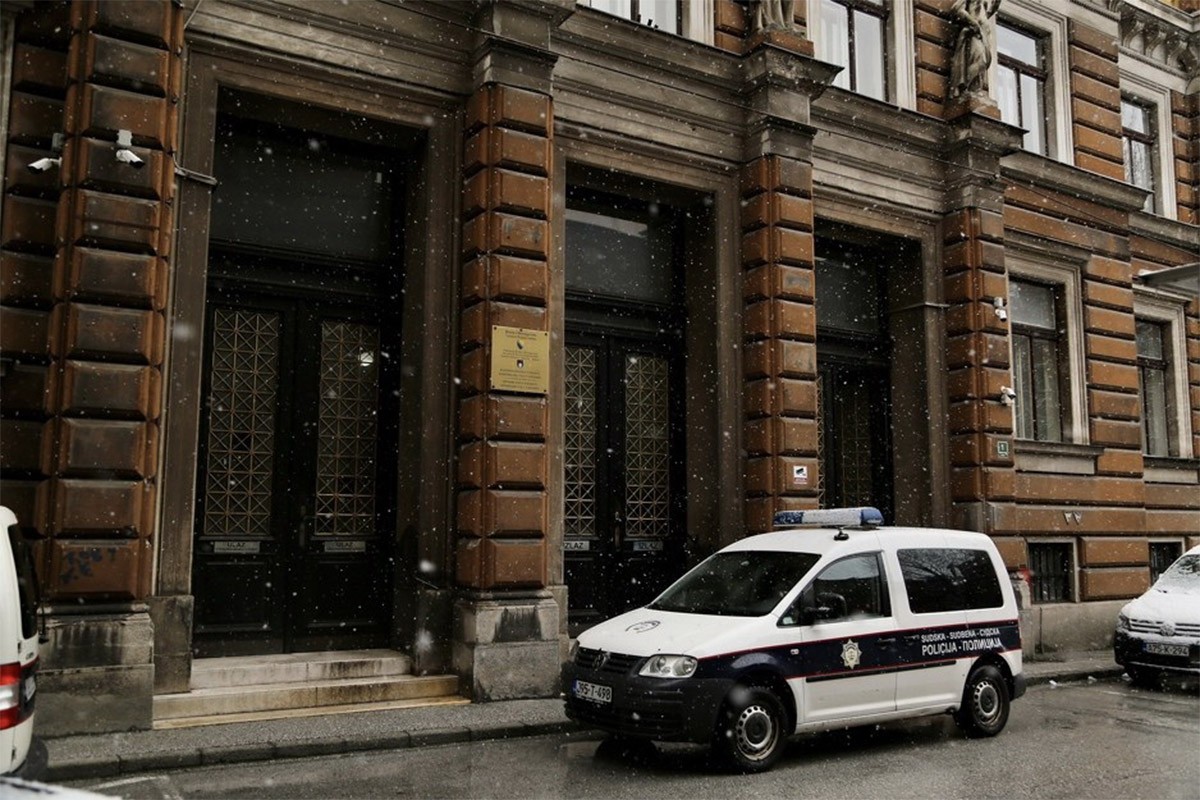 Bunjo optužen da je auto kupio od kredita firme, optužena i njegova supruga i radnica