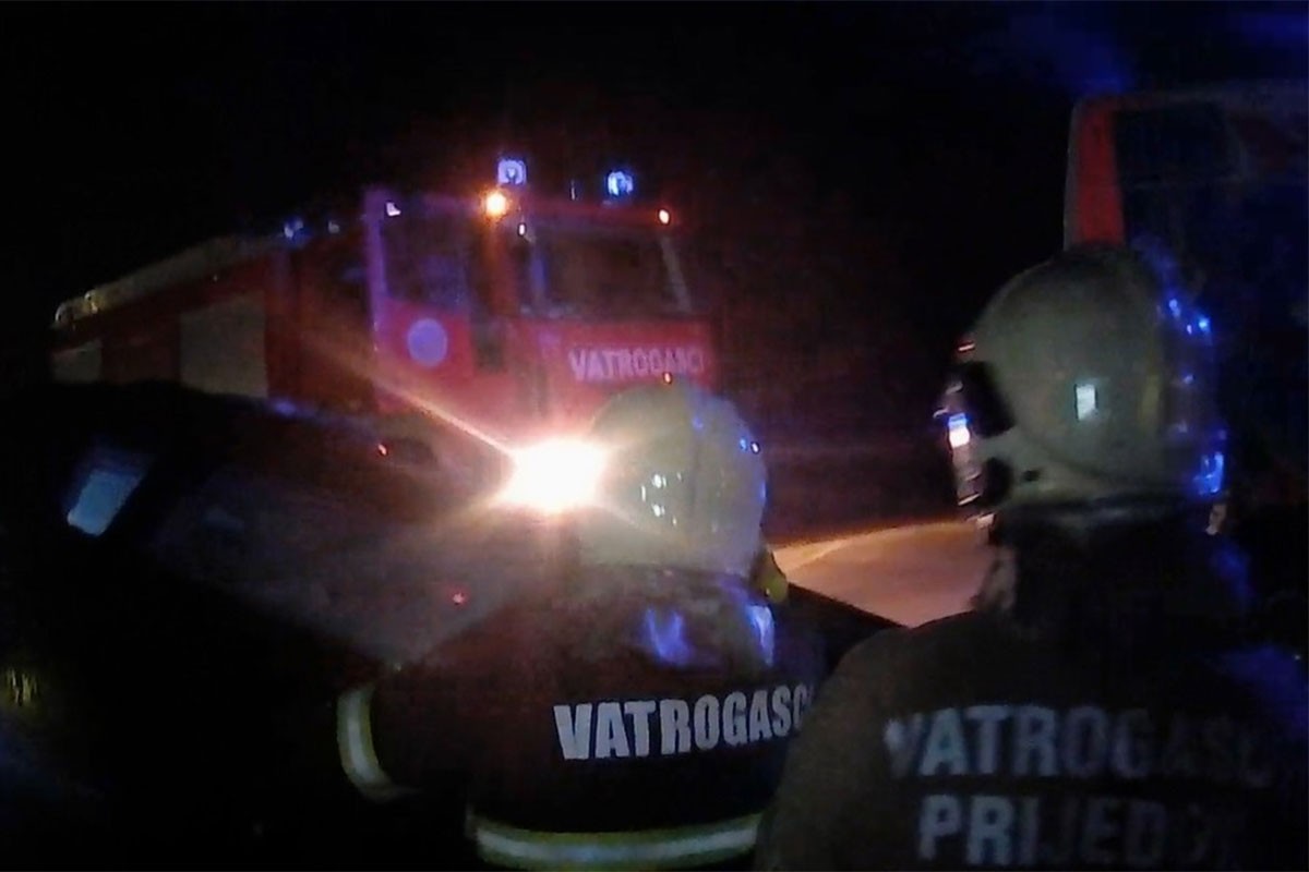 Nestao Prijedorčanin: Pronađeno vozilo, vatrogasci pretraživali kanal