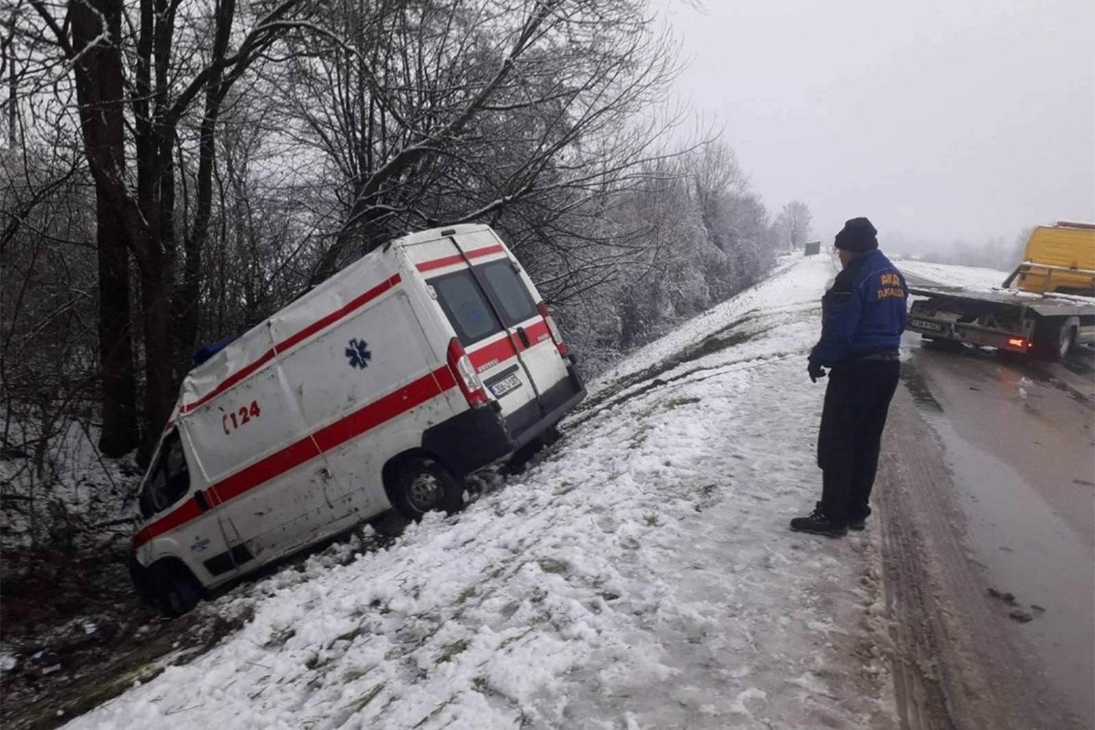 Sletjela Hitna pomoć, suvozač lakše povrijeđen