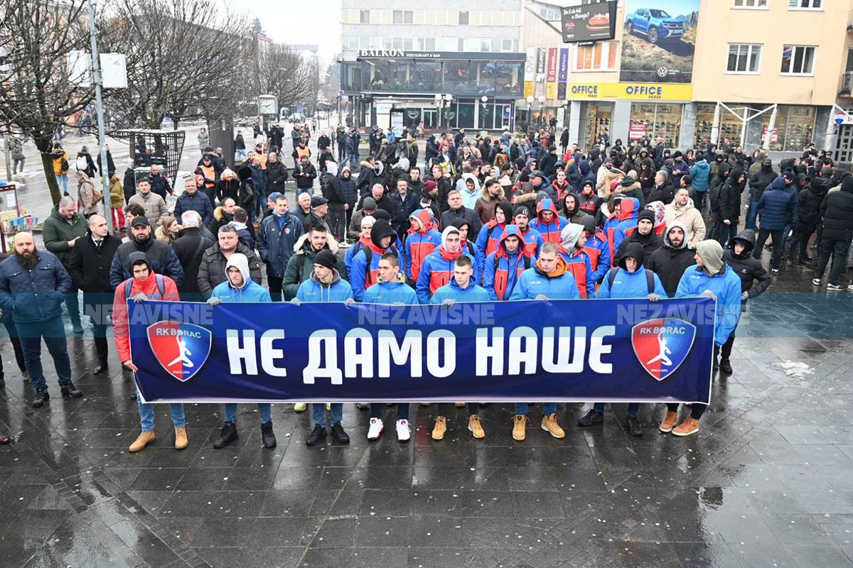 Protest RK Borac m:tel: Ne damo naše (FOTO)