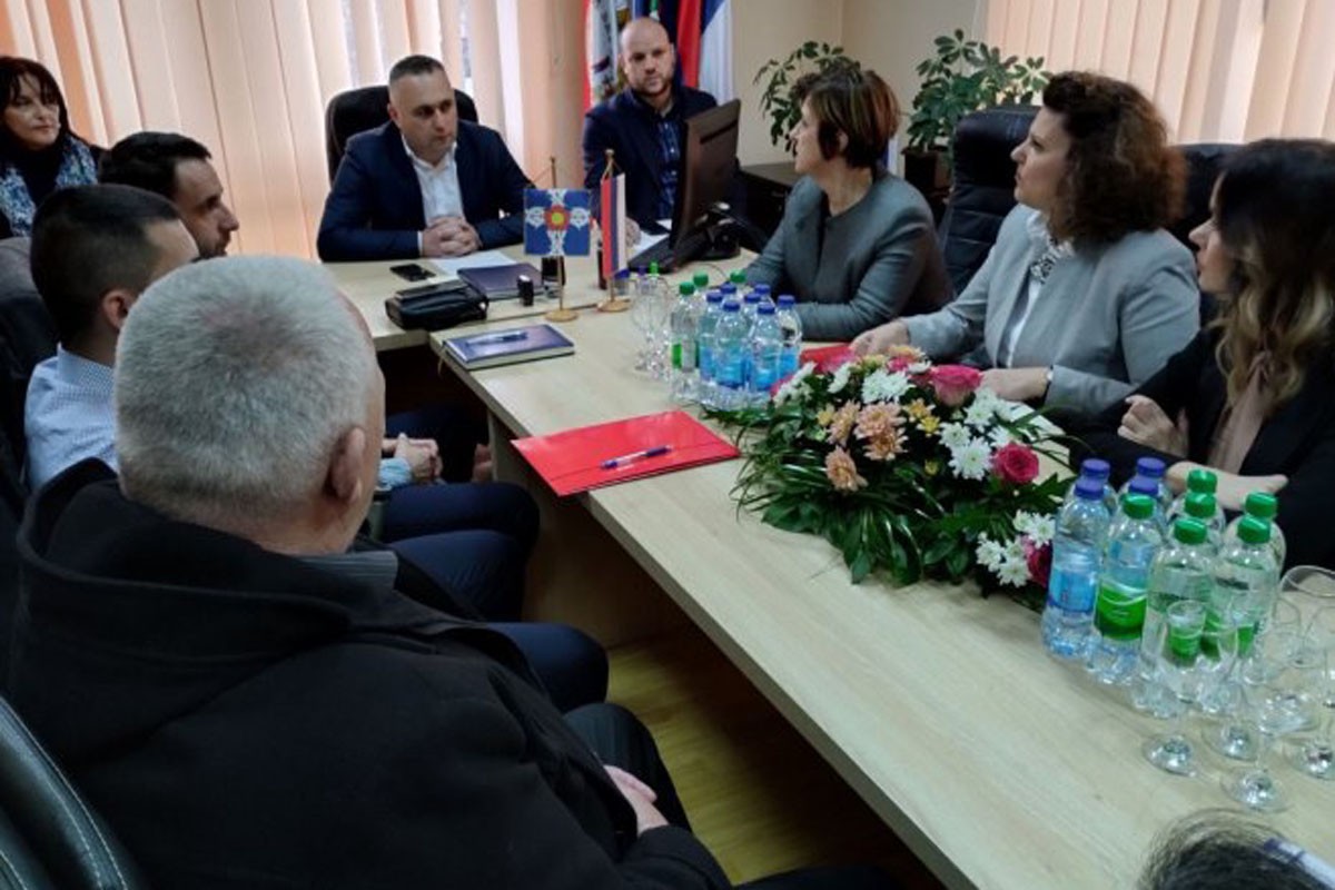 Stojičić u Bratuncu: Prioritet dati ulaganju u obrazovne i kulturne ustanove