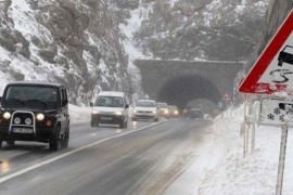 Putni pravci prohodni, poledica usporava saobraćaj