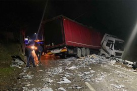 Prevrnuo se kamion, povrijeđen vozač