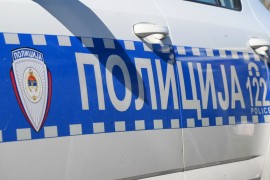 Gačani autom prepriječili put sugrađaninu, pa ga fizički napali