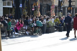 Banjalučani uživaju u februarskom suncu (FOTO)