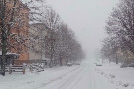 Snijeg blokirao sela, onlajn nastava u Bosanskom Grahovu