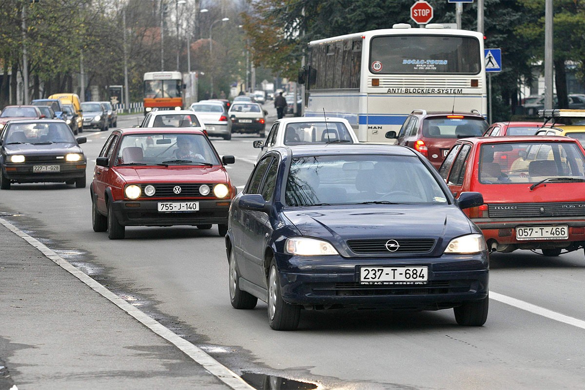 Na ulicama Srpske sve više starijih vozila