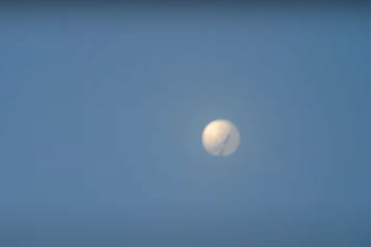 Pentagon: Balon iznad SAD-a špijunski, ali ne smije biti oboren (VIDEO)