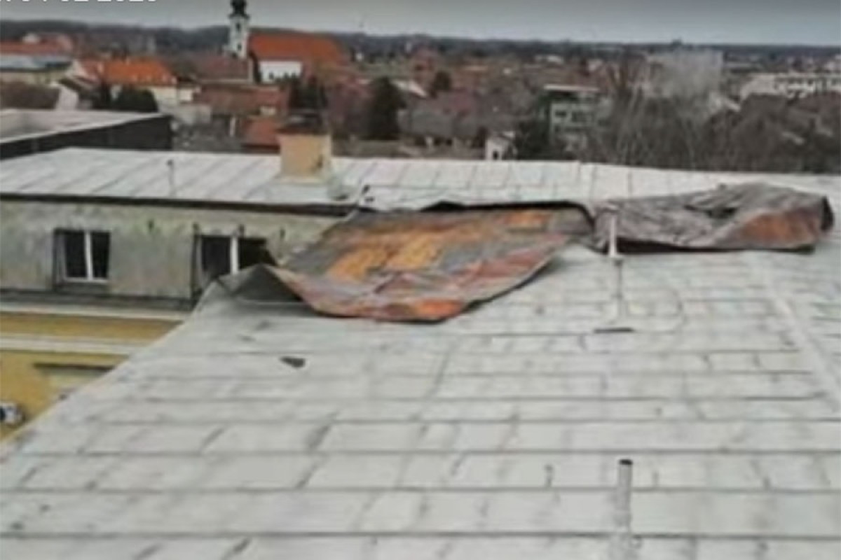 Oštećeno 11 škola u Hrvatskoj, sa crkve iščupan krst