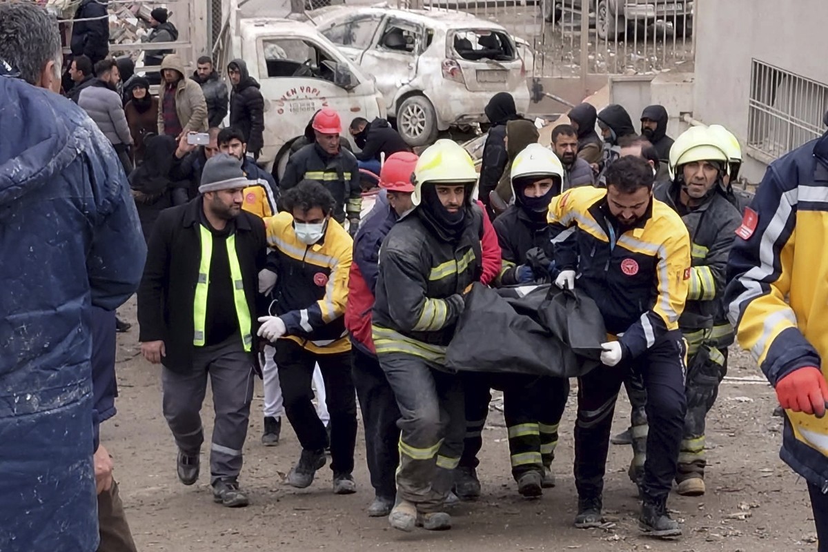 Srbija šalje u Tursku timove za spasavanje iz ruševina