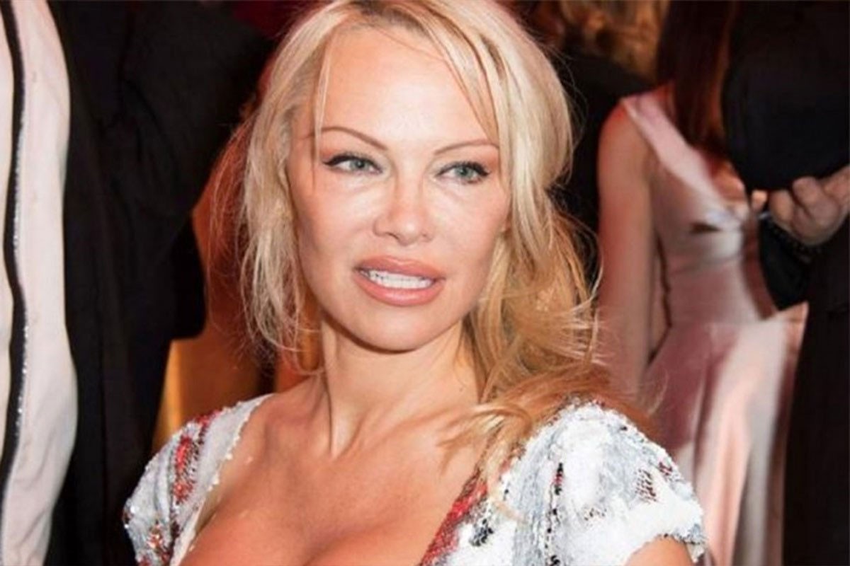 Pamela Anderson otkrila kako da partnera navedete da vas oženi