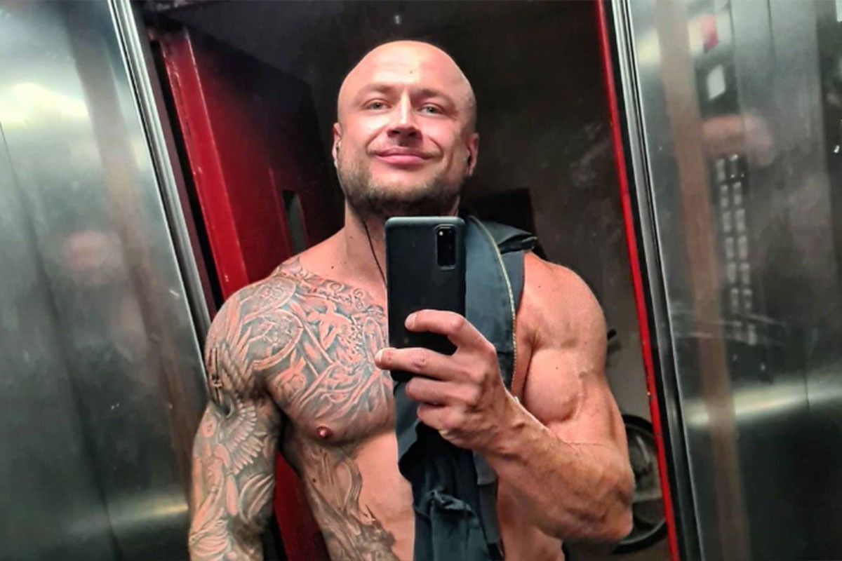 Uhapšen poznati fitnes trener, terete ga za silovanje partnerke