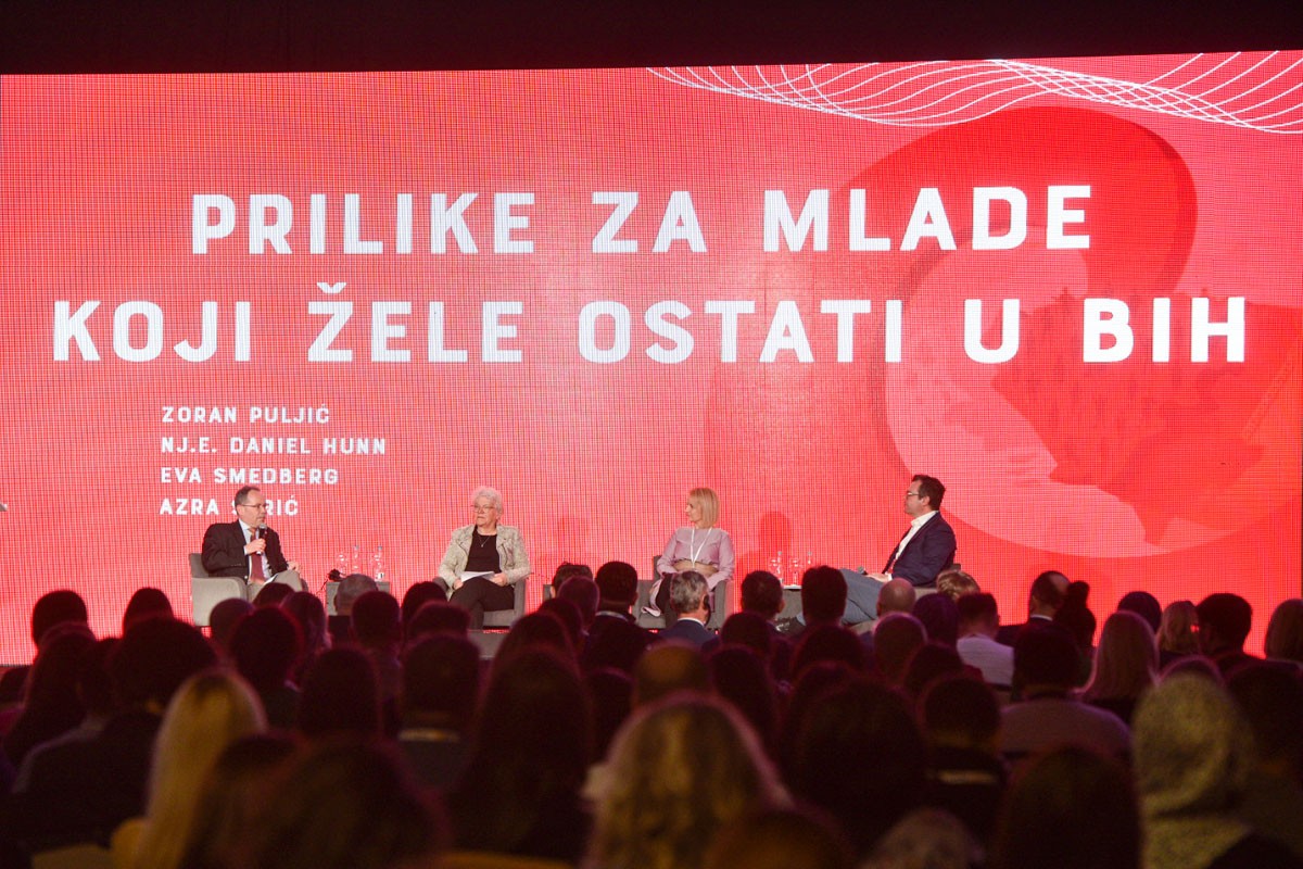 Ostaješ u BiH? Iskoristi prilike za sebe!