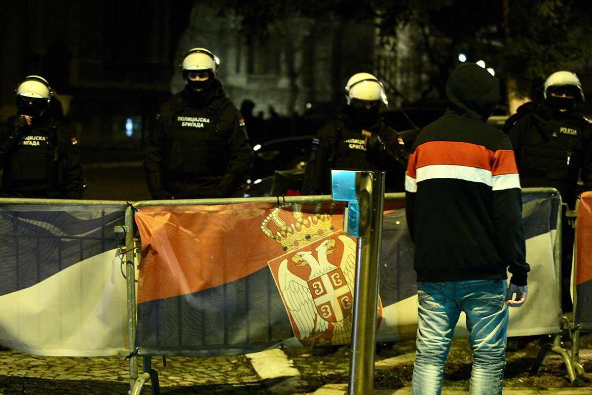 Hapšenja u Srbiji zbog pozivanja na nasilno rušenje Vlade