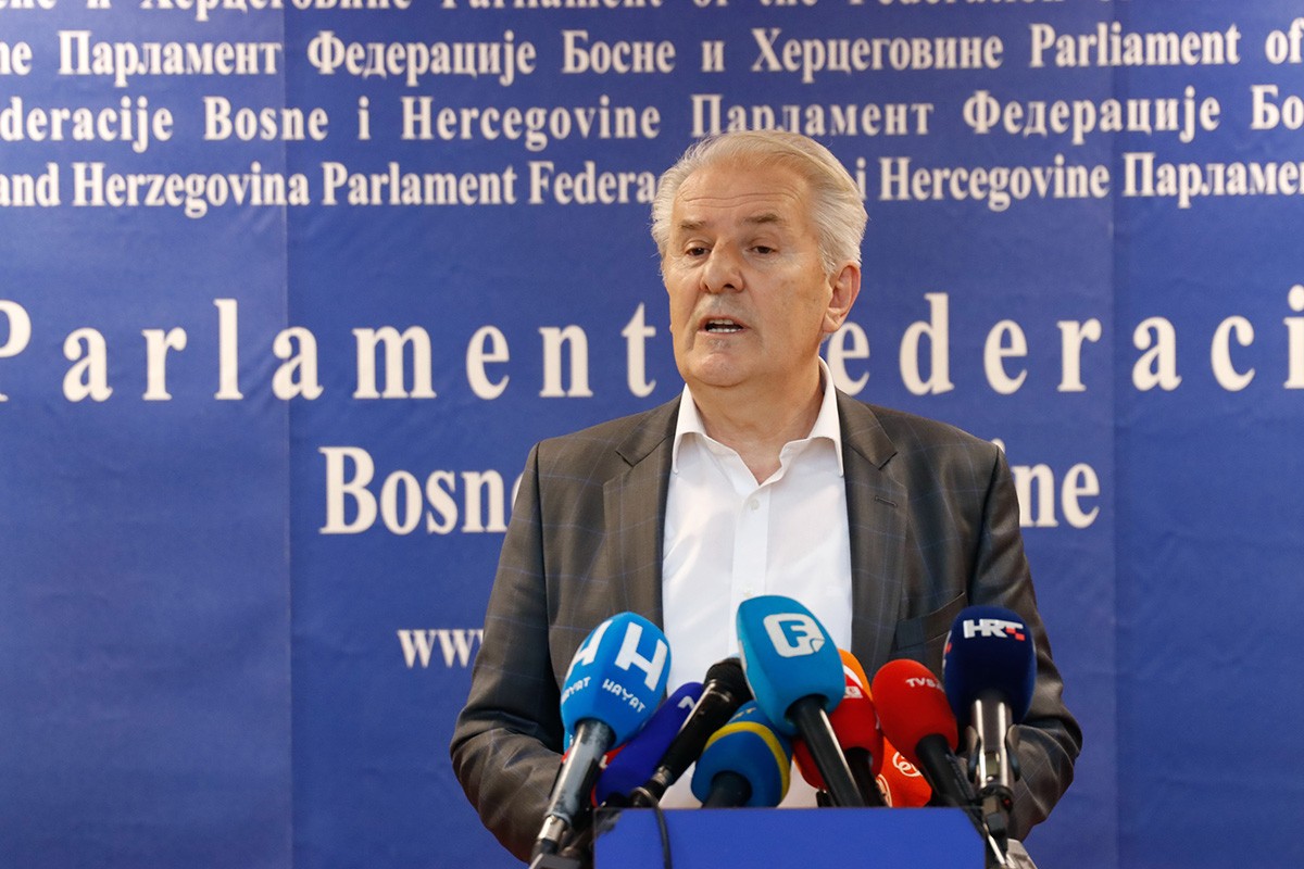 HDZ i "osmorka" dogovorili resore, SDA ne da potpis za novu Vladu
