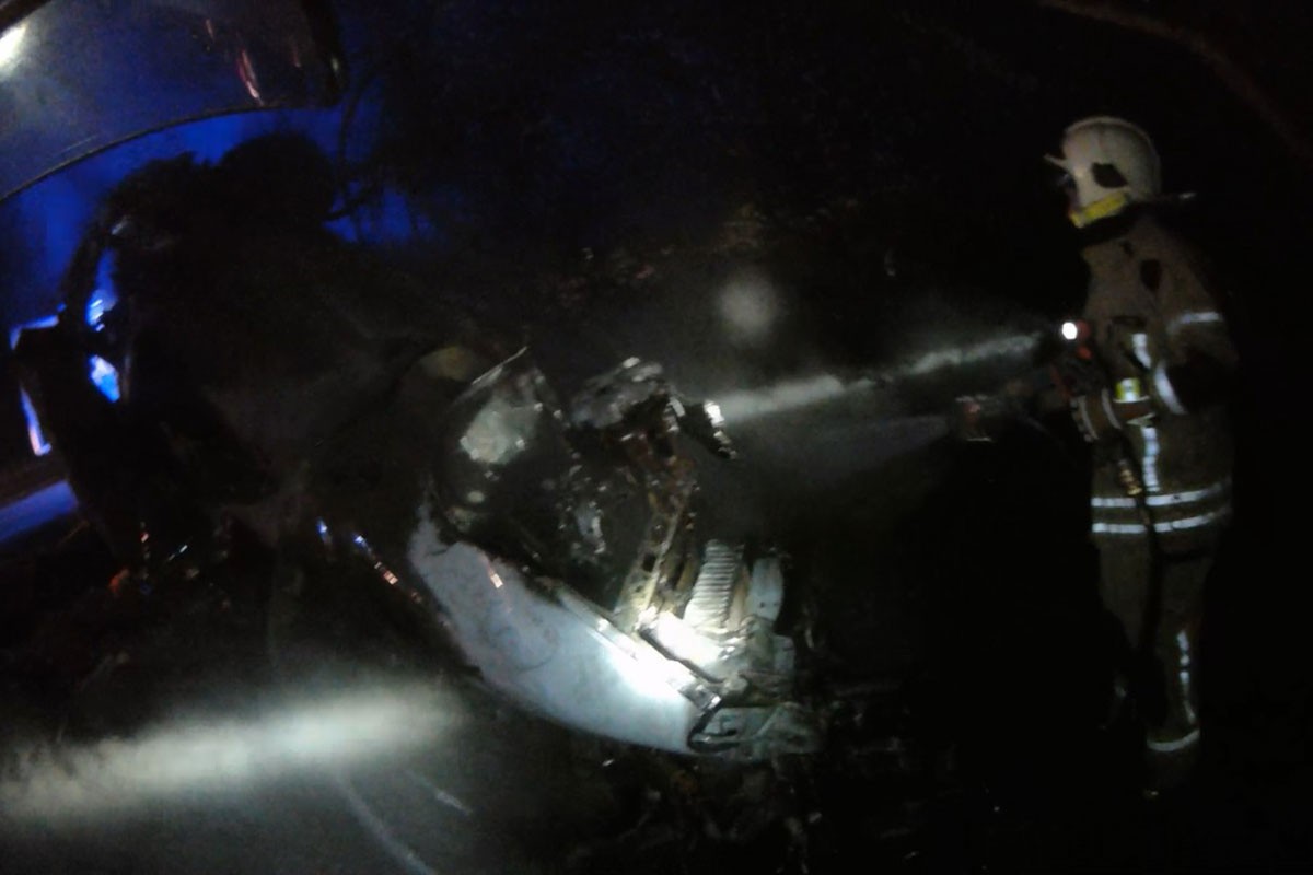 Tragedija na putu Prijedor - Novi Grad: Pun Fiat sletio pa se zapalio, poginuo suvozač