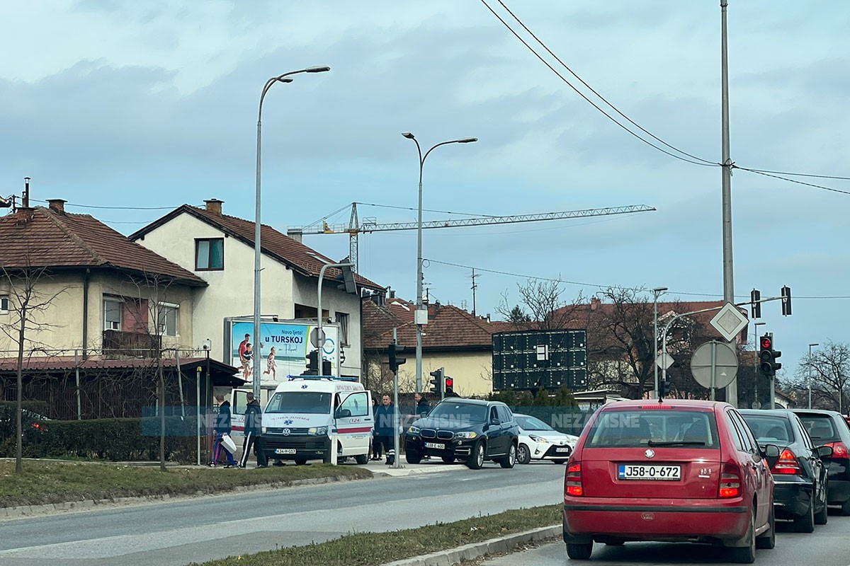 Detalji sudara u Banjaluci: Motocikista povrijeđen, prevezen na UKC RS