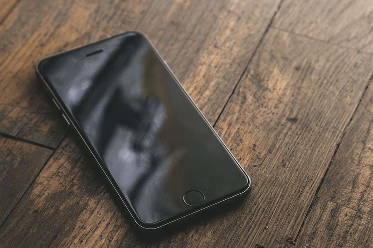 Lopovu ispao telefon tokom krađe