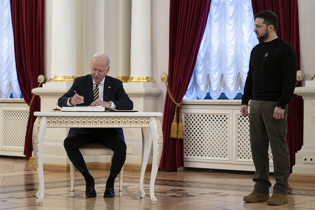 Vašington kontaktirao Moskvu pred Bajdenovu posjetu Kijevu