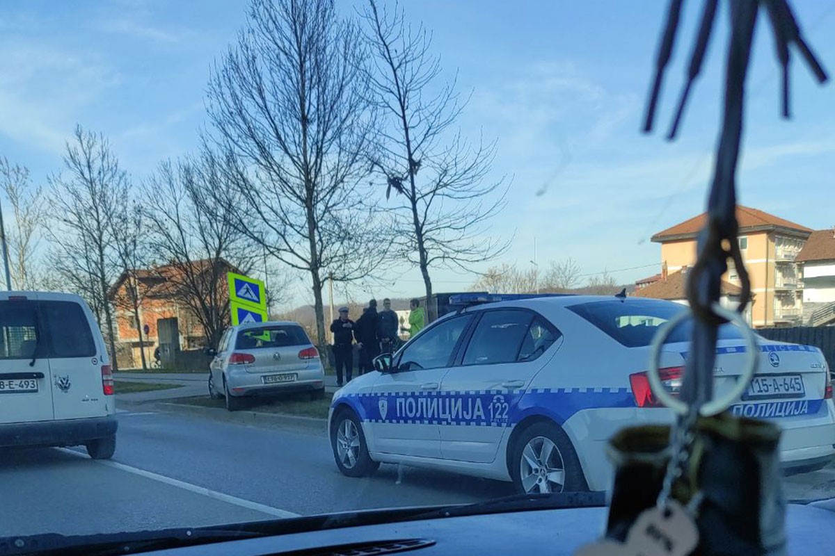 Saobraćajka u Banjaluci: Automobilom se zabio u znak