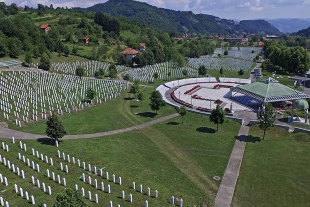 Šmit nametnuo odluku, izmijenio Zakon o Memorijalnom centru Srebrenica