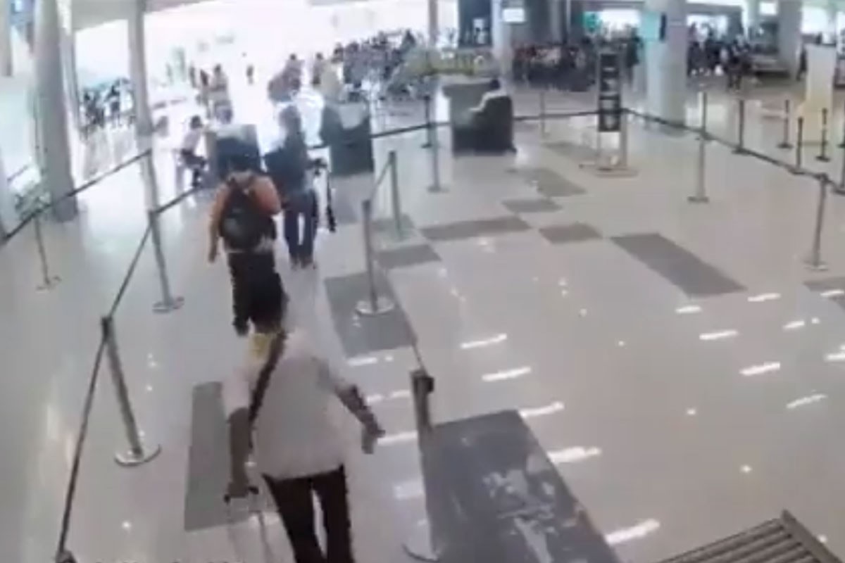 Dramatični snimci potresa u Tadžikistanu: Putnici panično bježali sa aerodroma