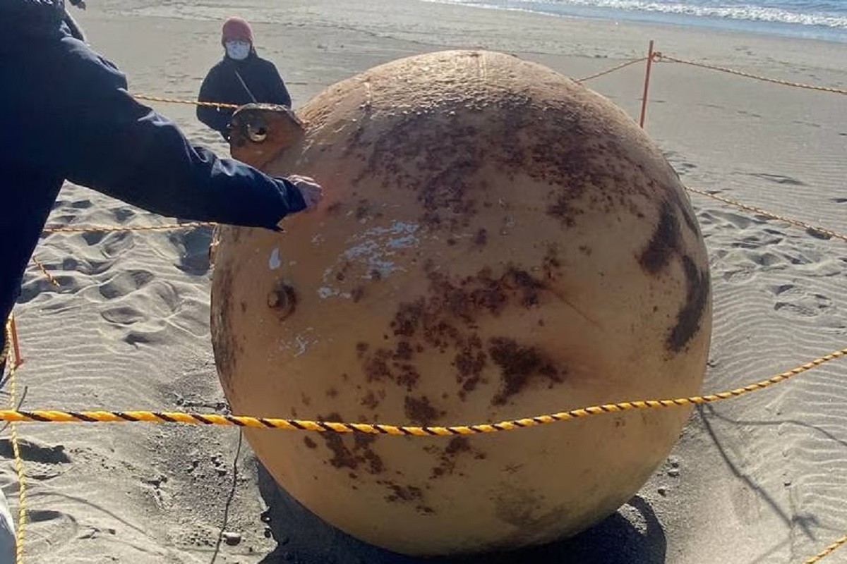 Japan uklonio misterioznu kuglu s plaže