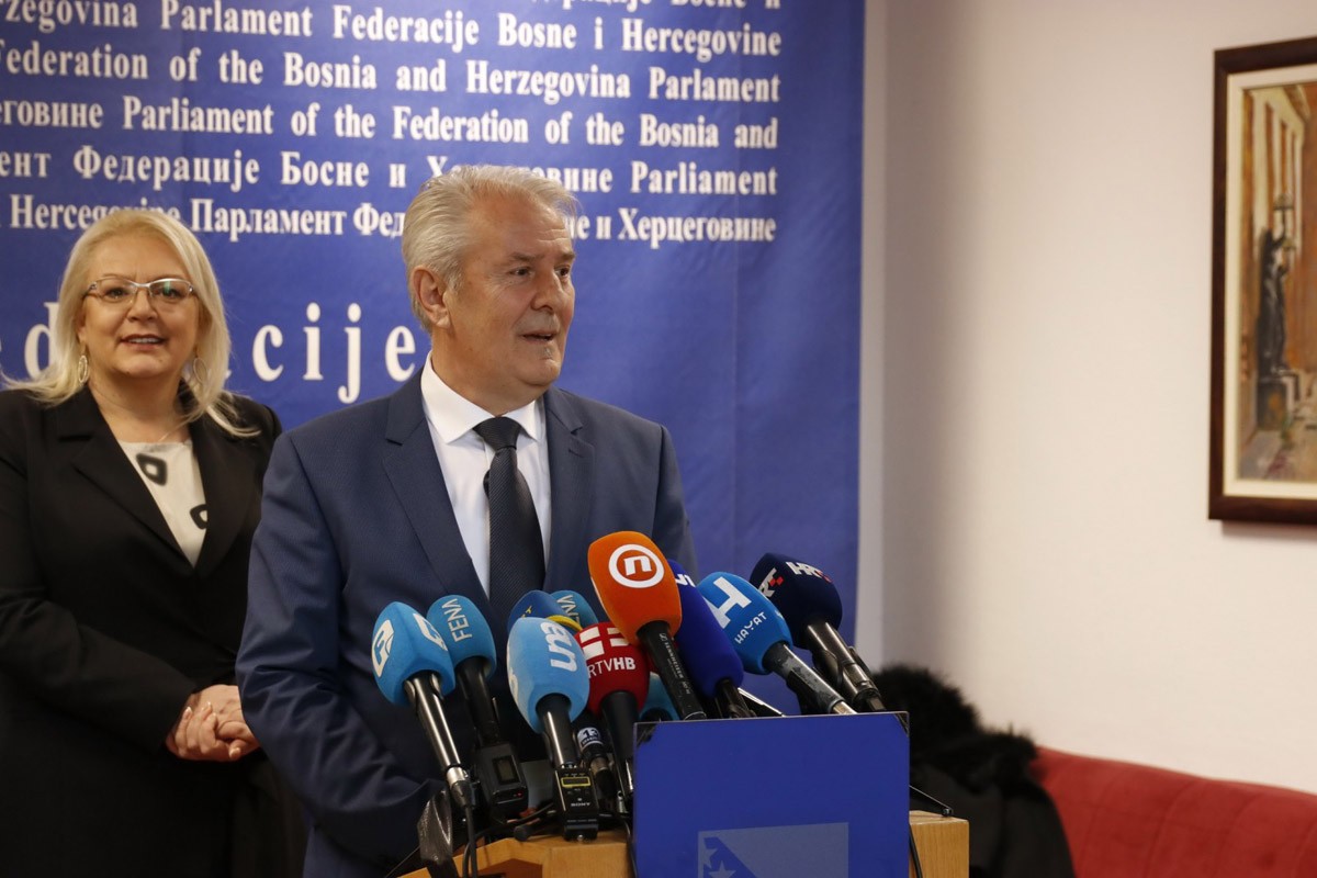 Propao pokušaj dogovora, poslanici biraju predsjednika FBiH