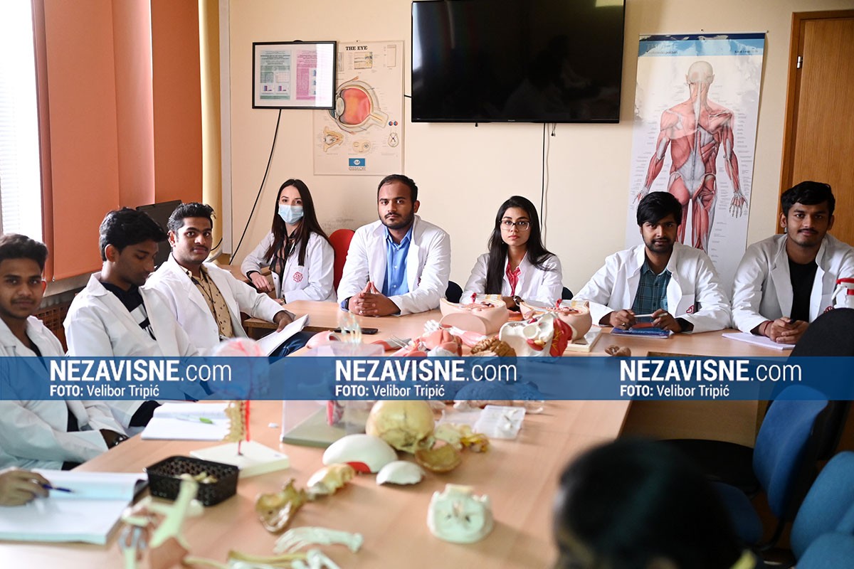 Indijci prevalili dalek put da uče medicinu u Banjaluci